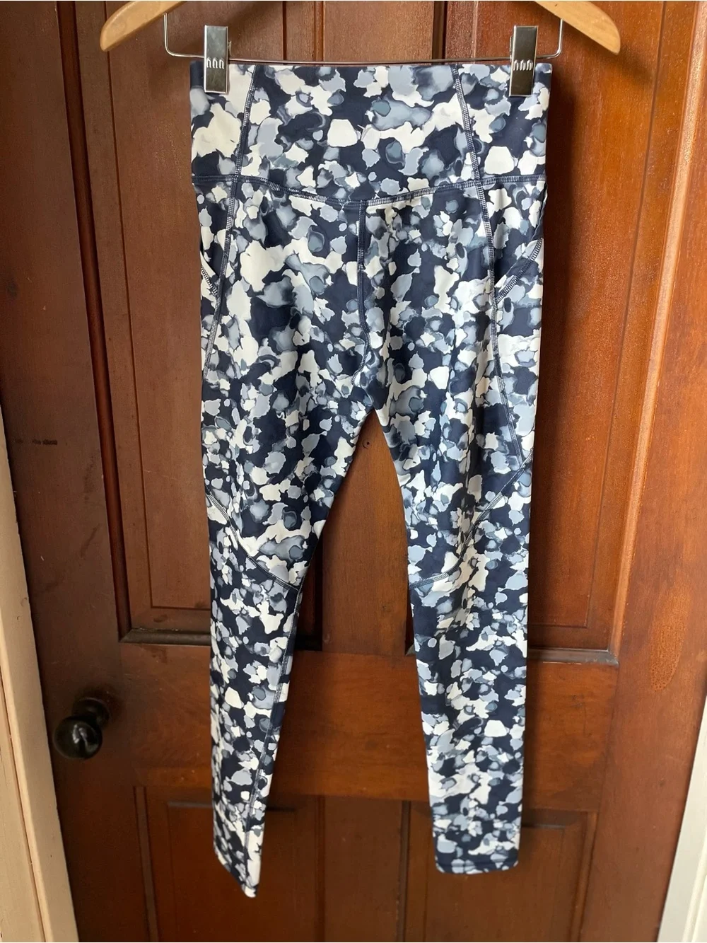 Old Navy active girls extra large 14-16 white / blue athletic leggings